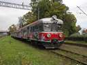 P�r kilom�terre van csak Mi�dzylesie, de alig p�r vonat j�n csak �t a hat�ron. Nem csoda, hogy az a p�r is �res. Wroclaw fel� viszont viszonylag j� kapcsolat van, a cs�csidei er�s�t� szerelv�ny itt pihen eg�sz nap
