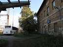 Trmice �llom�sa el�gg� lepukkant. Mivel v�g�nyz�r volt, emiatt �llt bent a busz, az innen 5 percre l�v� f�p�lyaudvarra 