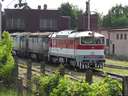 A dep�ban er�s ellenf�nyben a frissen f�nyezett 754.070 csillog, m�g�tte k�t let�tes 752-es