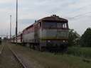 Nem ez az els� 751-es, amit G�lsz�csen (Se�ovce) l�tok, de az els�, ami szem�lyvonattal j�tt erre. 