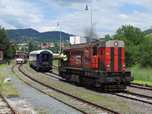 A 740.044 k�r�lj�r. Baloldalt a menetrend szerinti vonatokat alak�t� 812-es. Ilyenkor el�g sp�rol�s a menetrendje, ugyanis 2 vonat k�z�tt k�zel 8 �r�s pihen�je van...