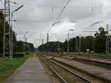 Saulkrasti mr Rigtl szakra fekszik, a kizrlag elvrosi vonatok ltal hasznlt Riga-Skult vonalon. A kiegszt bettjratok csak idig jnnek (eddig ktvgny a plya), de a vonatok tbbsge tovbbmegy a pr kilomterre lv Skultig