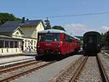 Szem�lyvonat indul Schwarzenbergbe a 2. v�g�nyr�l, k�rj�k sz�lljanak be! A 3. v�g�nyr�l gyorsvonat indul Annaberg-Buchholzba