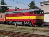 AZ �nnepl�s g�p a 751.131, mely b�r a ZSSK Cargo tulajdona, de m�r egy mag�negyes�let haszn�lja. A fest�s�t is m�r �k �j�tott�k fel, a csehszlov�k Uni szabv�nynak megfelel�en