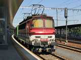 Nagyszombaton (Trnava) v�gre megszabadulok a szaun�b�l, m�g a kinti leveg� is jobb, mint a benti izzadt b�d�s. A 100-as Lamin�tka visz majd tov�bb J�k�tra (K�ty), de addig m�g van egy kis id�