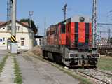 A r�gi felv�teli �p�let mellett �ll a CRW 742.193-asa. Ezzel a mozdonnyal legut�bb Ceska Trebov�n a d�gsorban tal�lkoztam, neki szerencs�re volt, fel�j�t�s ut�n �j �let kezd�d�tt sz�m�ra
