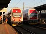 N�mi k�s�s miatt Ruttk�n vill�m�tsz�ll�s k�vetkezett Pozsony fel�, �gy a 001-es ing�t m�r csak a pozsonyi f�p�lyaudvaron siker�lt meg�r�k�teni