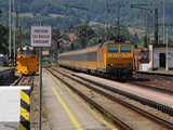A 162.112 a Pr�ga-Kassa Regiojet EC-t viszi, erre kapok fel �n is. A kl�ma ezen a vonaton t�k�letesen teszi a dolg�t, az utask�s�r�l kev�sb�, az ingyen friss�t�re Popr�dig kell v�rni, a k�v�t pedig Kass�ig nem siker�lt hozz�v�gni a kedves utashoz