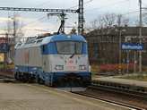 A Varsovit a 380.006 viszi Budapestig. Amikor legutbb jrt ez  vonat, itt mg szlovk 362-est kapott
