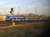 Hennigsdorf neve Budapesten ismer�s, de nem csak H�v szerelv�nyeket, hanem mindenf�le egy�b villamos masin�t is gy�rtottak itt �s tartanak karban a mai napig; �gy ker�lt ide a m�ncheni Meridian egyik szerelv�nye is