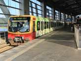 Mivel az el�z� szerelv�ny t�l t�m�tt volt, �tk�zben ink�bb �tsz�lltam egy S41-re, az is Ostkreuzbe j�tt