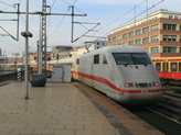 Az U5 jelenlegi ideiglenes v�g�llom�sa az Alexanderplatz, itt nagyvas�tra is �t lehet sz�llni
